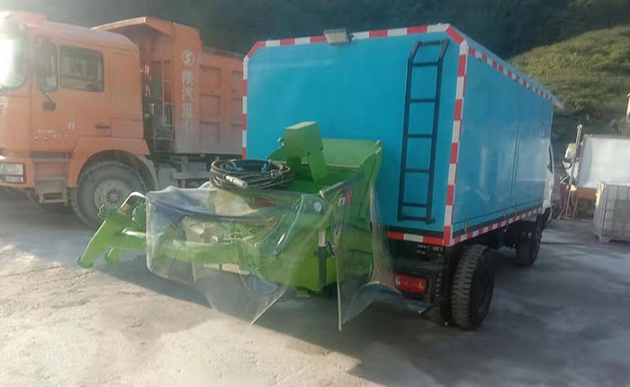 中交一公局車載混凝土濕噴機施工現場-1