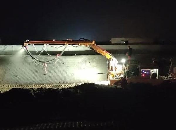 工程底盤混凝土濕噴臺車施工視頻